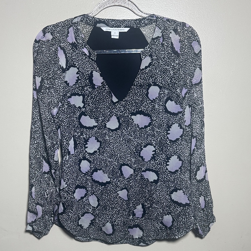 Diane Von Furstenberg V Neck Printed‎ Long Sleeved Silk Top